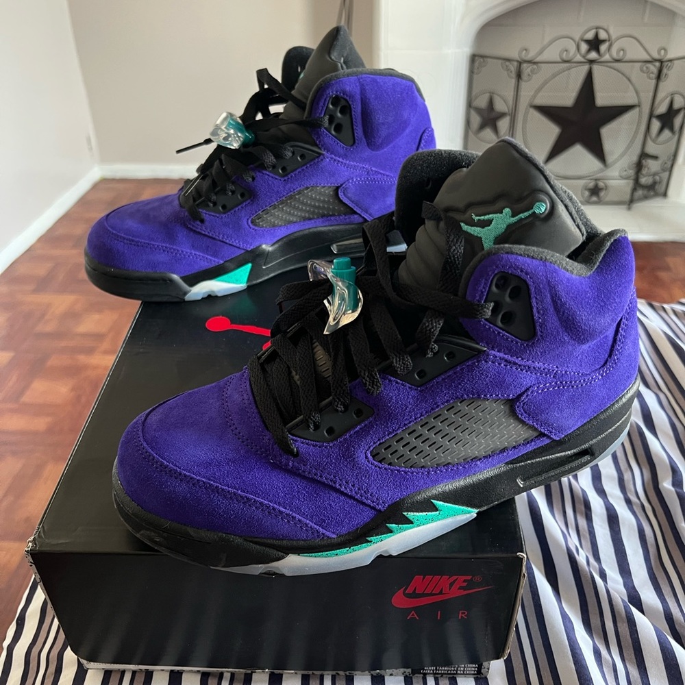 Jordan 5 Alternate Grape